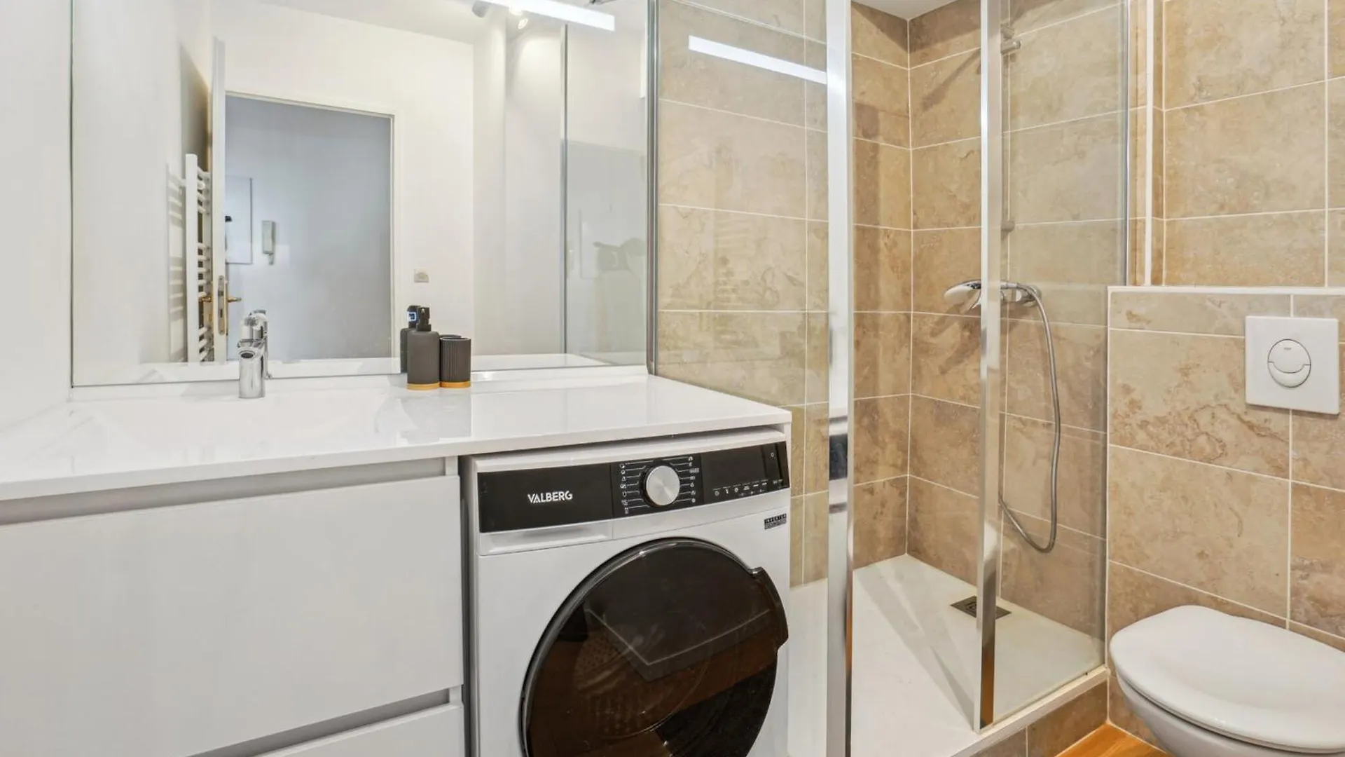 Baraban Apartment For 4 People With Balcony Near Part-Dieu Lyon France