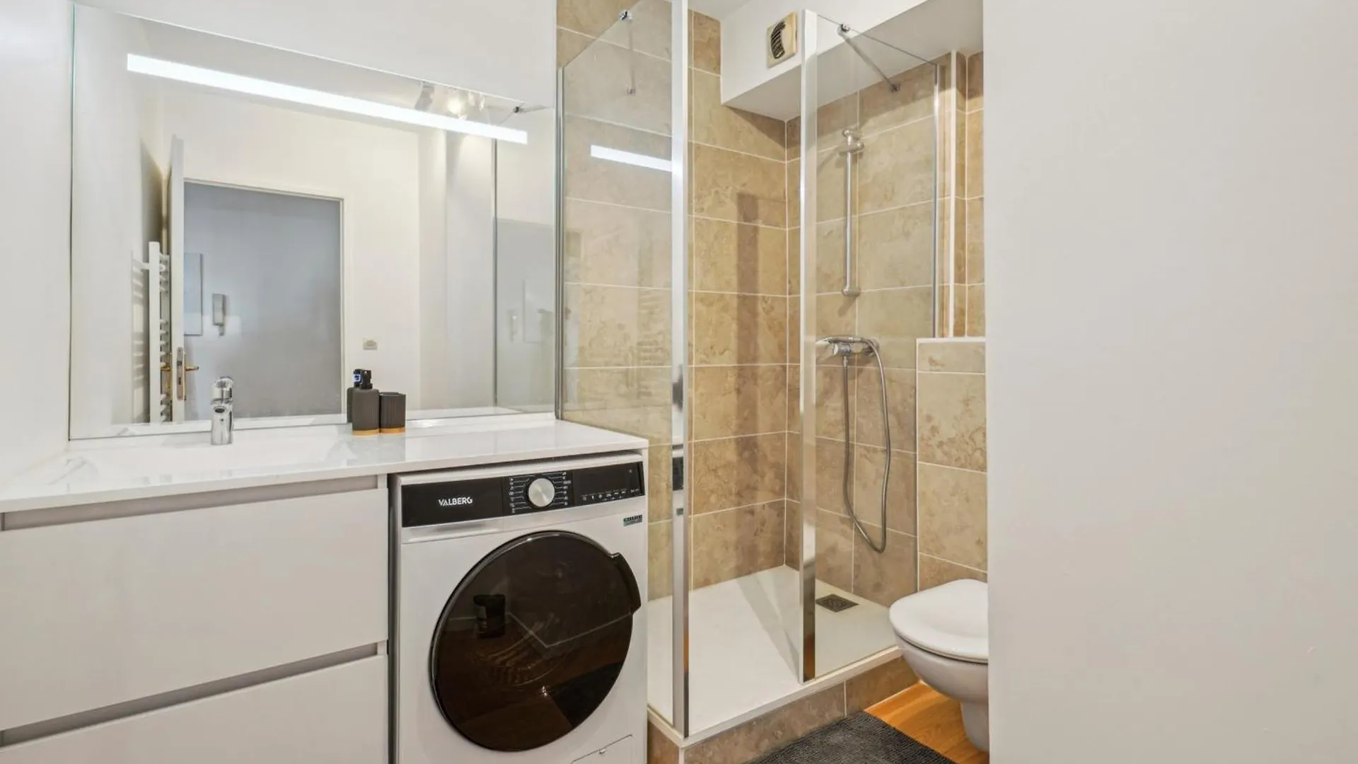 Baraban Apartment For 4 People With Balcony Near Part-Dieu Lyon 0*,  France